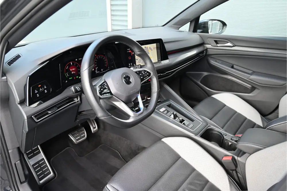 Volkswagen Golf 1.4 GTE 245 PK / PANO / LEDER / MEMORY / CAM uit 2020, foto 10