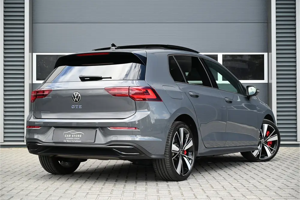 Volkswagen Golf 1.4 GTE 245 PK / PANO / LEDER / MEMORY / CAM uit 2020, foto 2