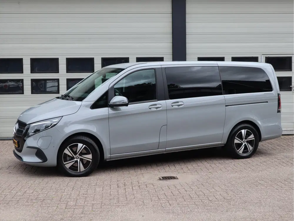 Mercedes-Benz EQV 300 90 kWh L2 uit 2024, foto 4