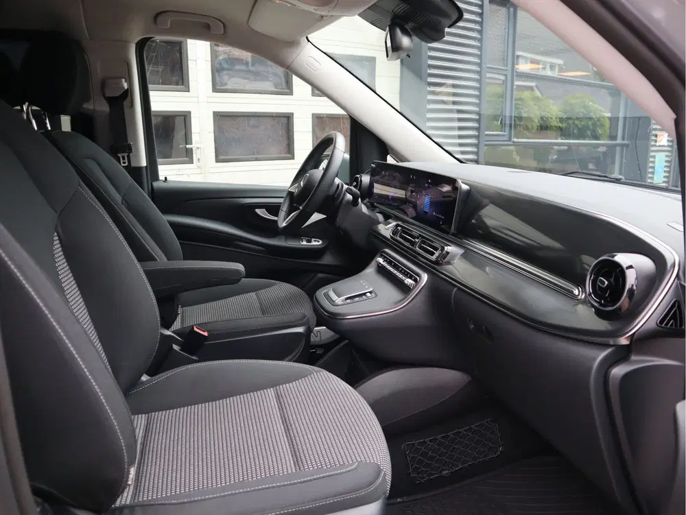 Mercedes-Benz EQV 300 90 kWh L2 uit 2024, foto 9