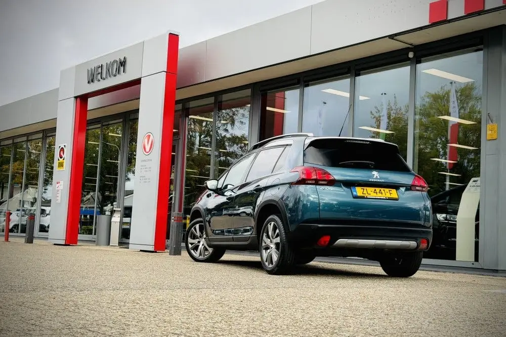 Peugeot 2008 1.2 PureT. Blue Lease Allure | CARPLAY + ANDROI uit 2019, foto 10