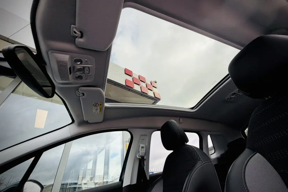 Peugeot 2008 1.2 PureT. Blue Lease Allure | CARPLAY + ANDROI uit 2019, foto 16