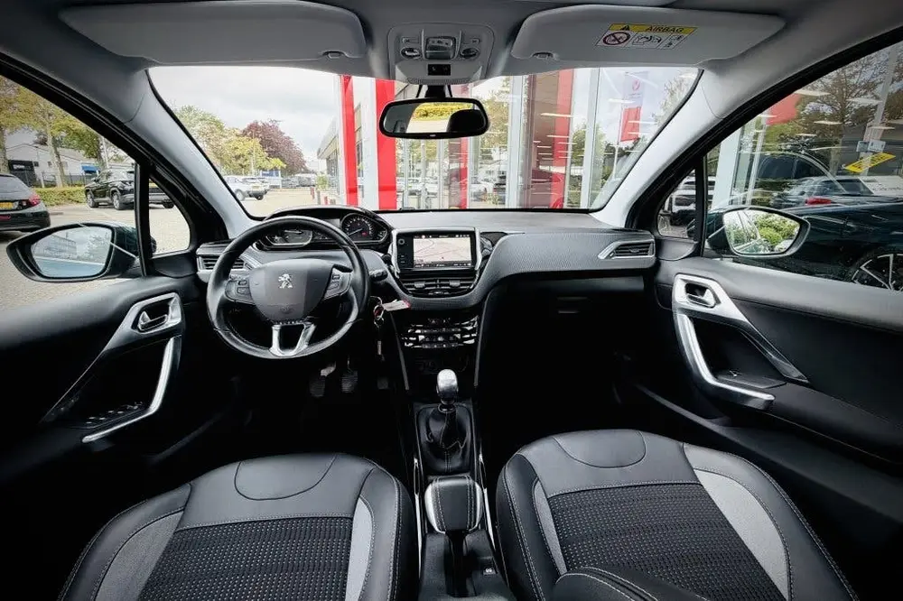 Peugeot 2008 1.2 PureT. Blue Lease Allure | CARPLAY + ANDROI uit 2019, foto 19