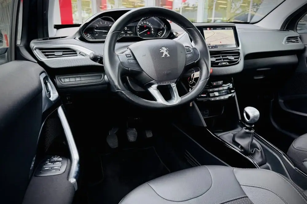 Peugeot 2008 1.2 PureT. Blue Lease Allure | CARPLAY + ANDROI uit 2019, foto 20