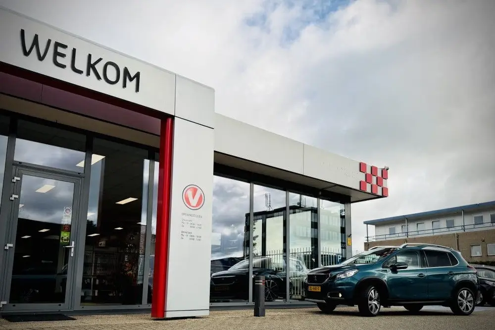 Peugeot 2008 1.2 PureT. Blue Lease Allure | CARPLAY + ANDROI uit 2019, foto 5