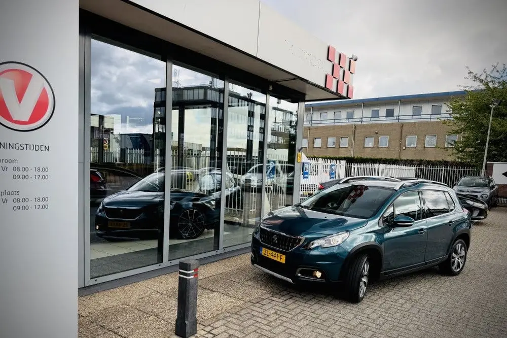 Peugeot 2008 1.2 PureT. Blue Lease Allure | CARPLAY + ANDROI uit 2019, foto 6