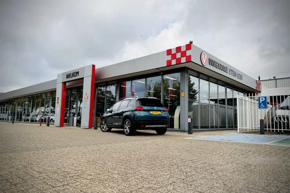 Peugeot 2008 1.2 PureT. Blue Lease Allure | CARPLAY + ANDROI uit 2019, foto 9