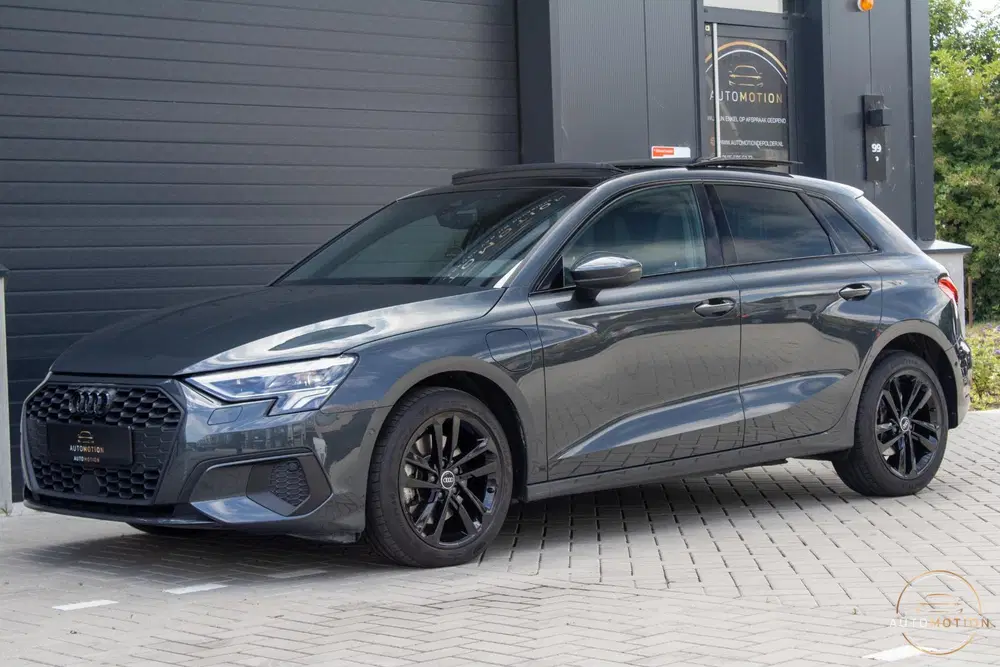 Audi A3 40 TFSIe Edition PANO LED CAMERA PARKEER L uit 2021, foto 19