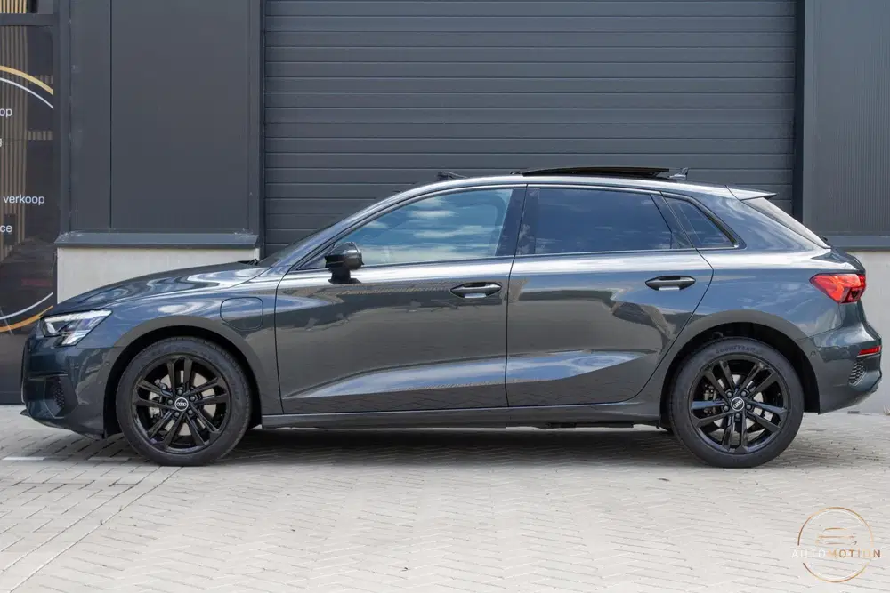 Audi A3 40 TFSIe Edition PANO LED CAMERA PARKEER L uit 2021, foto 20