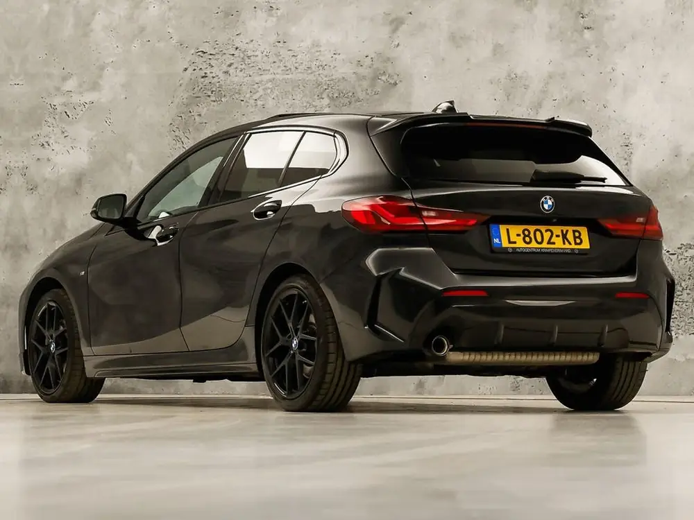 BMW 1-Serie 1 Serie 118i M Sport Automaat (PANORAMADAK, M PAKKET DEA uit 2021, foto 3