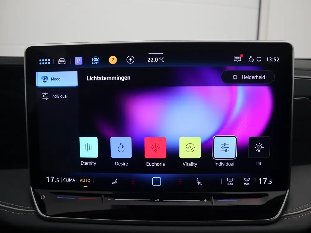 Volkswagen Passat Variant 1.5 eTSI Business NL-AUTO / TREKHA uit 2024, foto 14