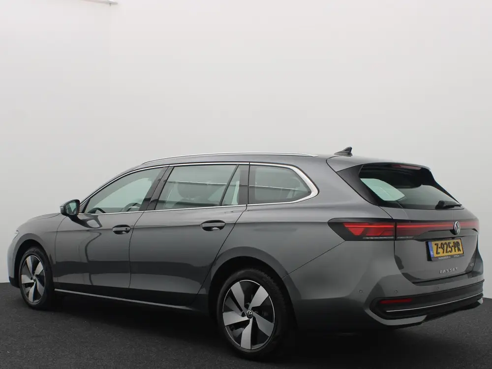 Volkswagen Passat Variant 1.5 eTSI Business NL-AUTO / TREKHA uit 2024, foto 3