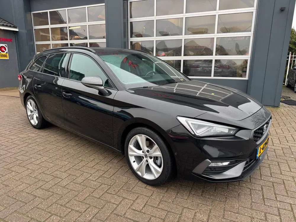 SEAT Leon 1.5 eTSI FR Business Intense uit 2021, foto 2
