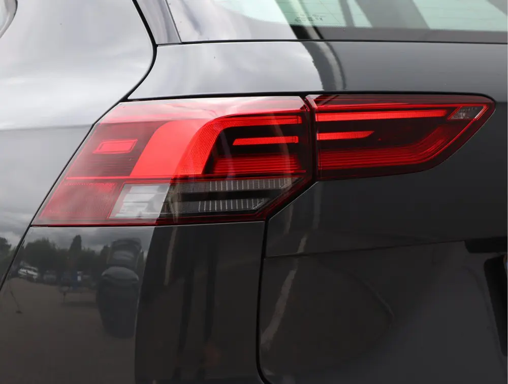 Volkswagen Golf Variant 1.0 eTSI Life | Stoel/stuurverwarmin uit 2024, foto 12