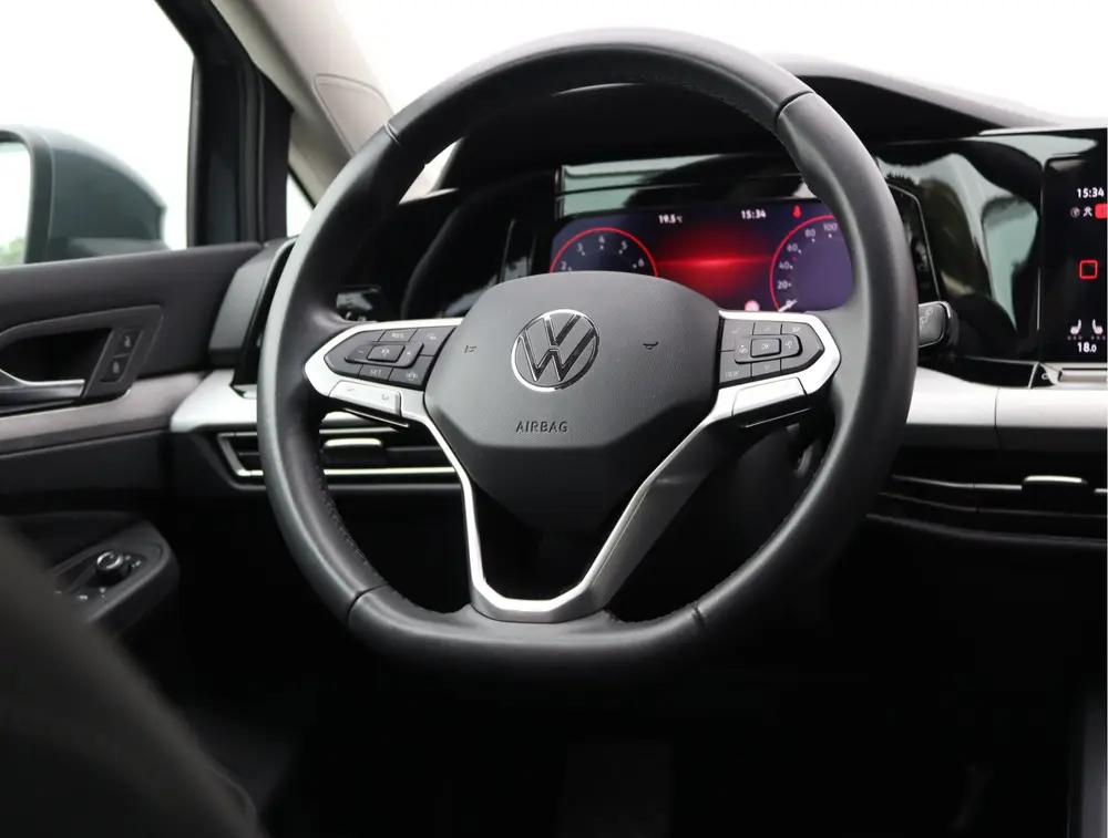 Volkswagen Golf Variant 1.0 eTSI Life | Stoel/stuurverwarmin uit 2024, foto 16