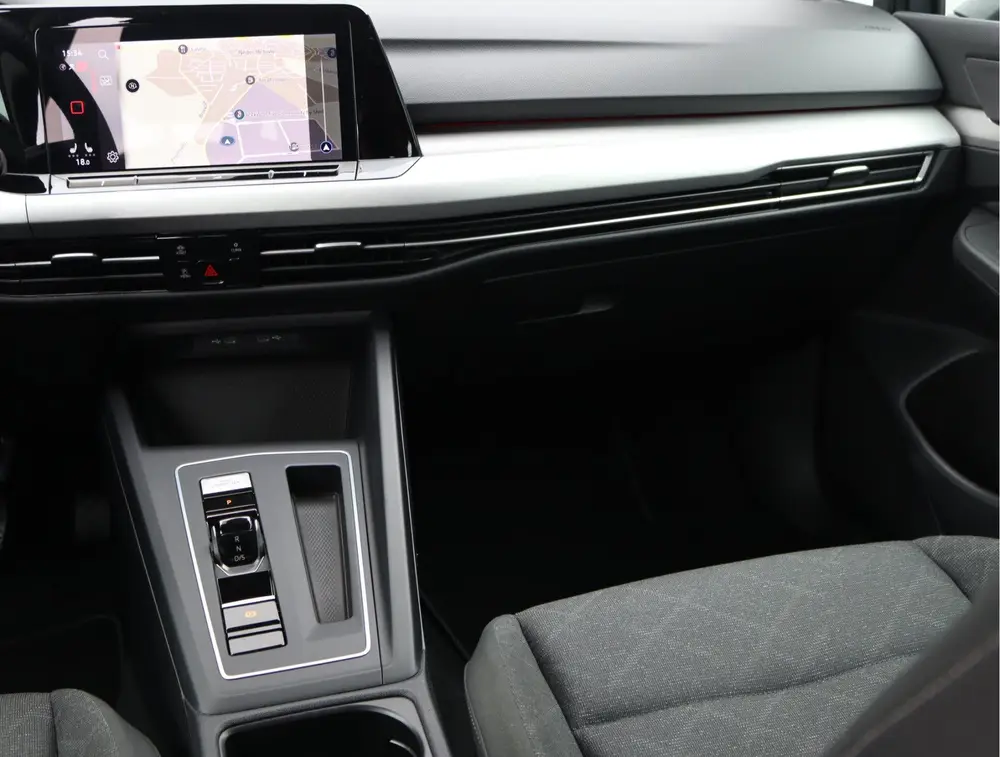 Volkswagen Golf Variant 1.0 eTSI Life | Stoel/stuurverwarmin uit 2024, foto 17