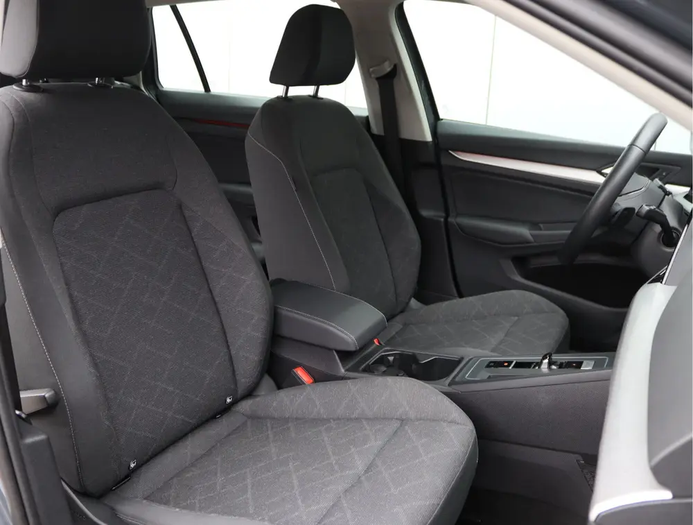 Volkswagen Golf Variant 1.0 eTSI Life | Stoel/stuurverwarmin uit 2024, foto 18