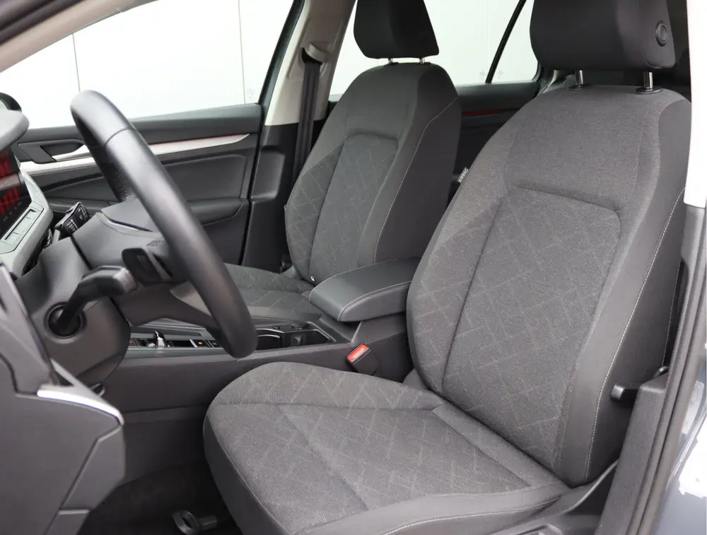 Volkswagen Golf Variant 1.0 eTSI Life | Stoel/stuurverwarmin uit 2024, foto 4