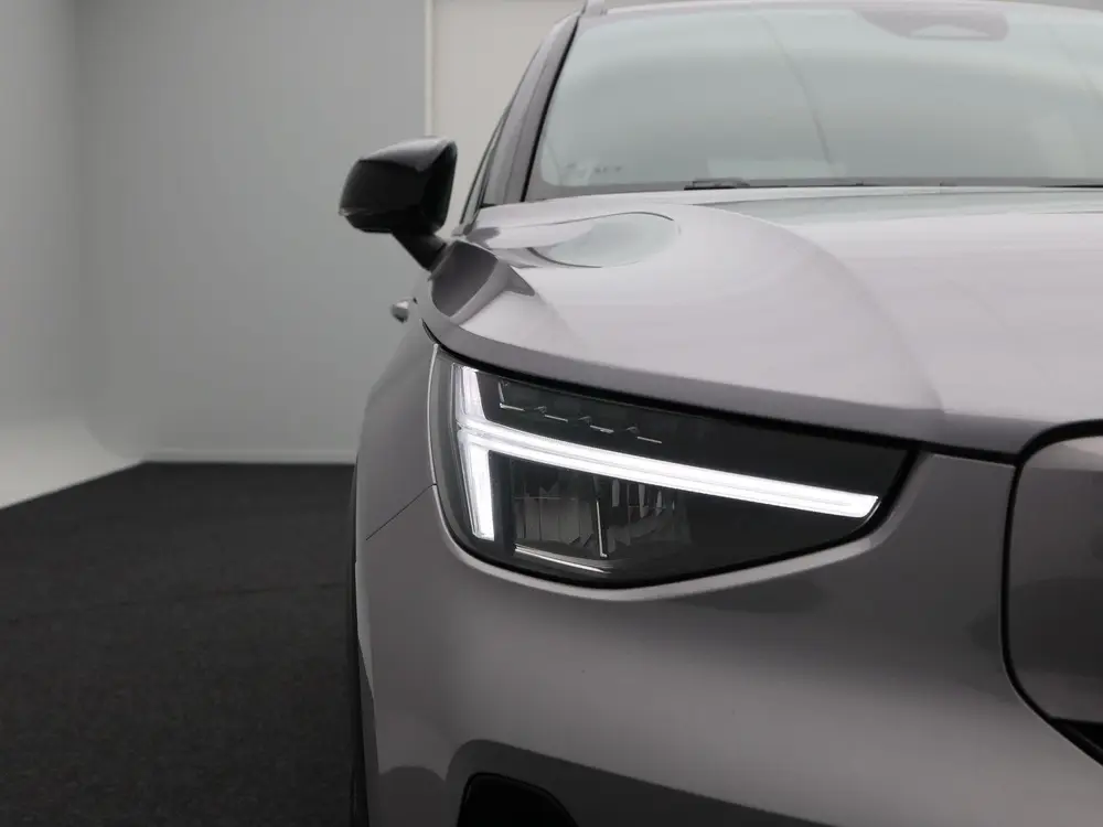 Volvo EX40 Single Motor Extended Range Plus 82 kWh 25 uit 2025, foto 11