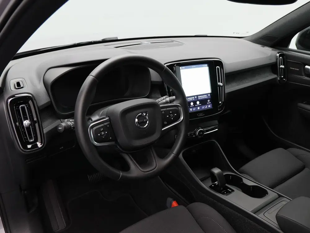 Volvo EX40 Single Motor Extended Range Plus 82 kWh 25 uit 2025, foto 4