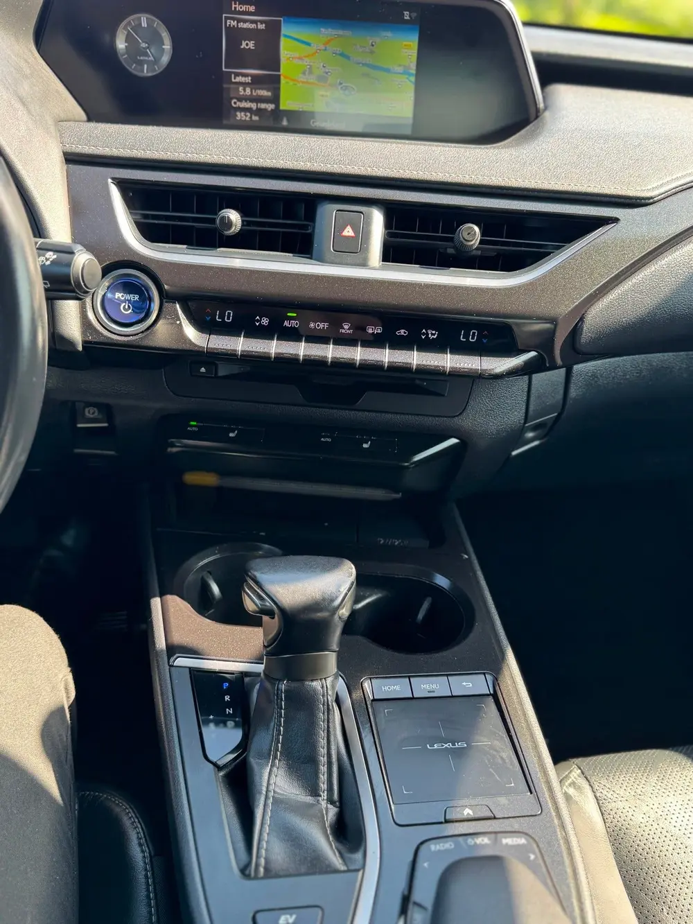 Lexus UX 250h Business Line Aut, Acc, Stoelvrw, Navi, Pdc, C uit 2019, foto 16