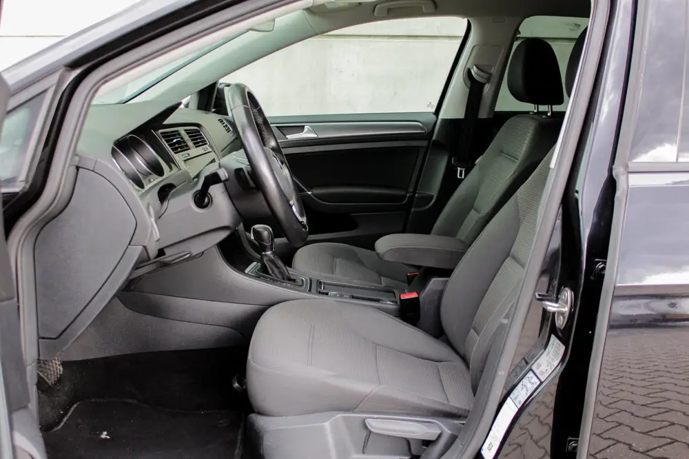 Volkswagen Golf 1.0 TSI Comfortline Business - automaat - AC uit 2019, foto 6