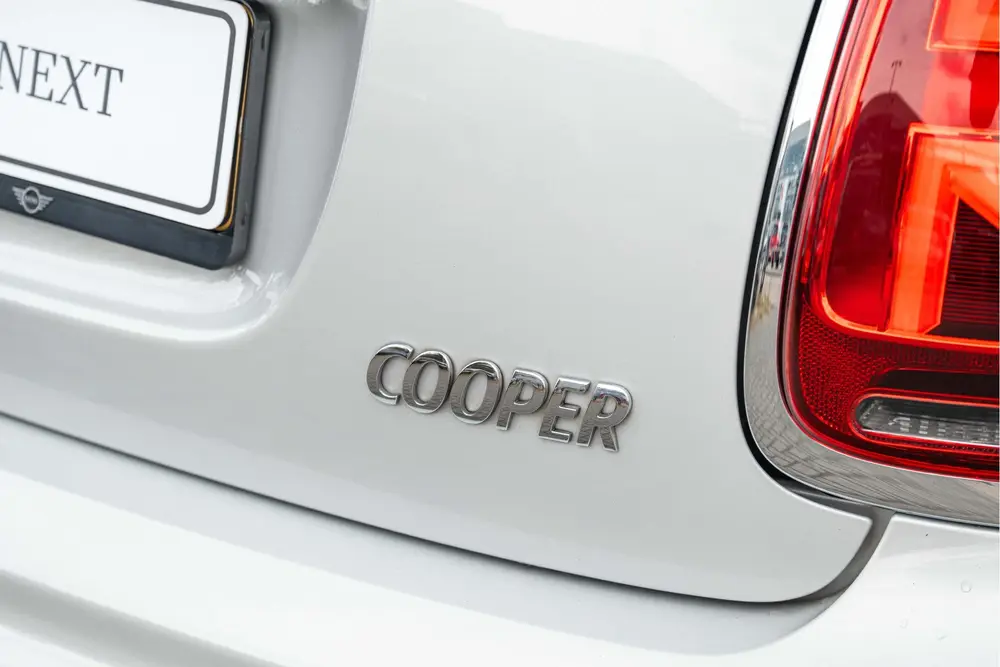 Mini Hatchback Cooper JCW / JCW Sportstoel / Comfort Access uit 2019, foto 14