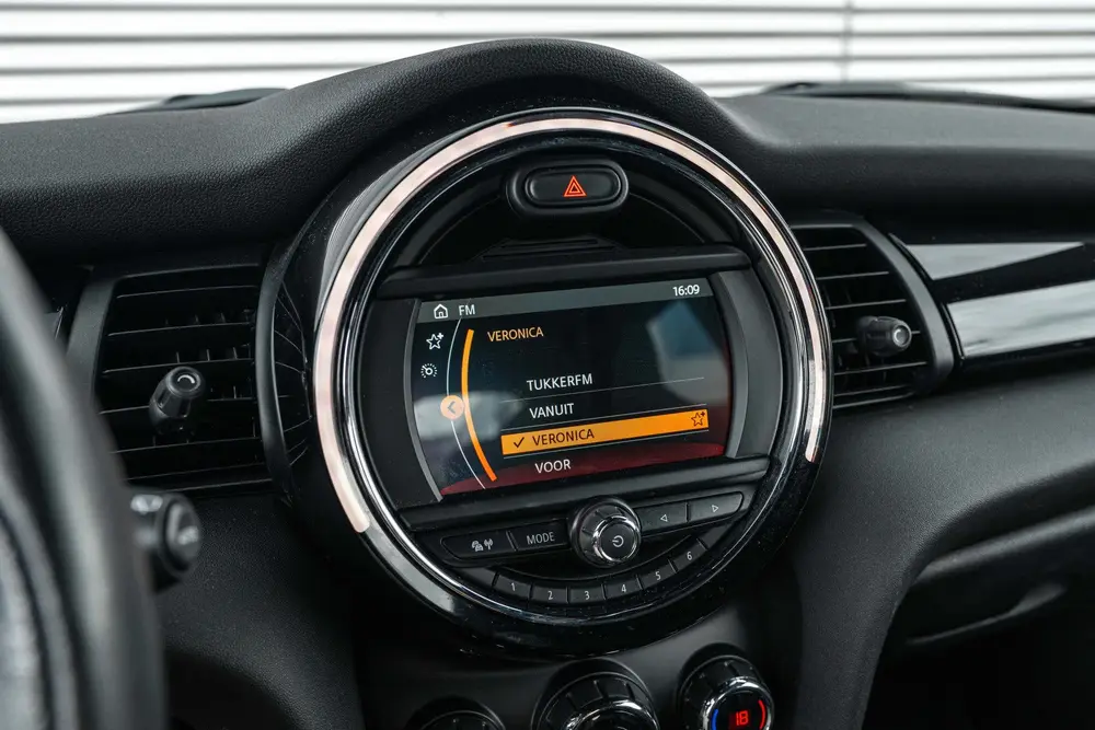 Mini Hatchback Cooper JCW / JCW Sportstoel / Comfort Access uit 2019, foto 20