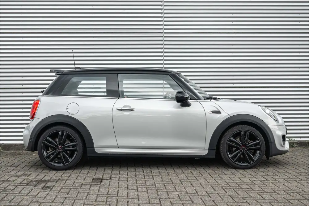 Mini Hatchback Cooper JCW / JCW Sportstoel / Comfort Access uit 2019, foto 3