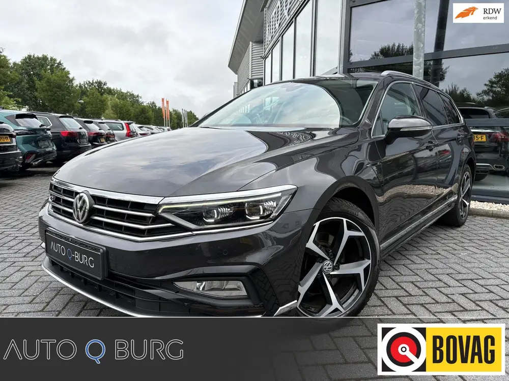 Volkswagen Passat Variant 2.0 TSI R-Line Business + | Trekha uit 2021