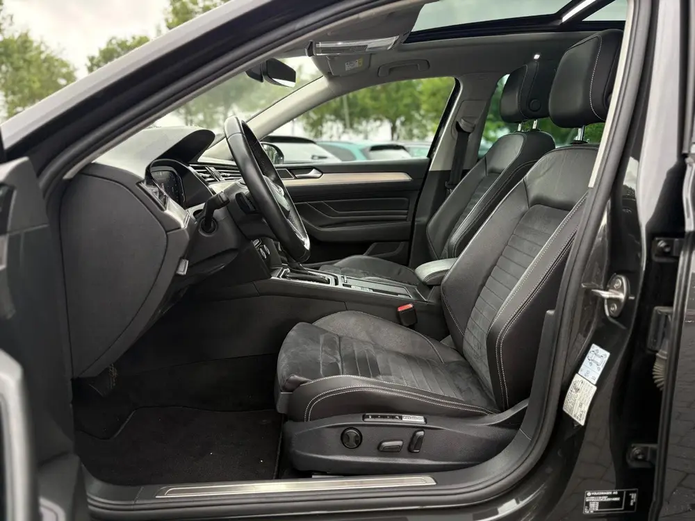 Volkswagen Passat Variant 2.0 TSI R-Line Business + | Trekha uit 2021, foto 18