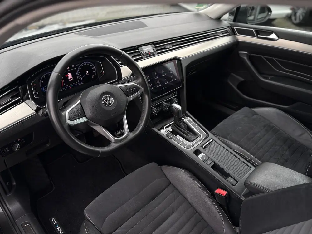 Volkswagen Passat Variant 2.0 TSI R-Line Business + | Trekha uit 2021, foto 19