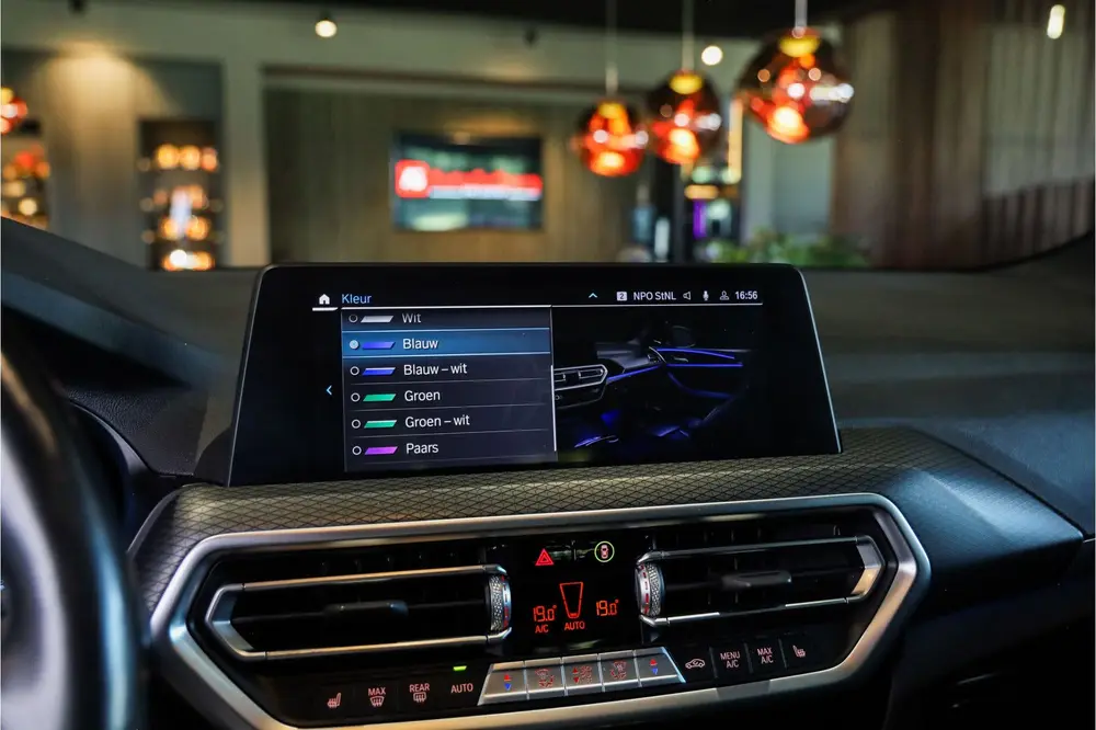 BMW X3 xDrive30e High Exe M 50 Jaar Edition M-Spo uit 2022, foto 10
