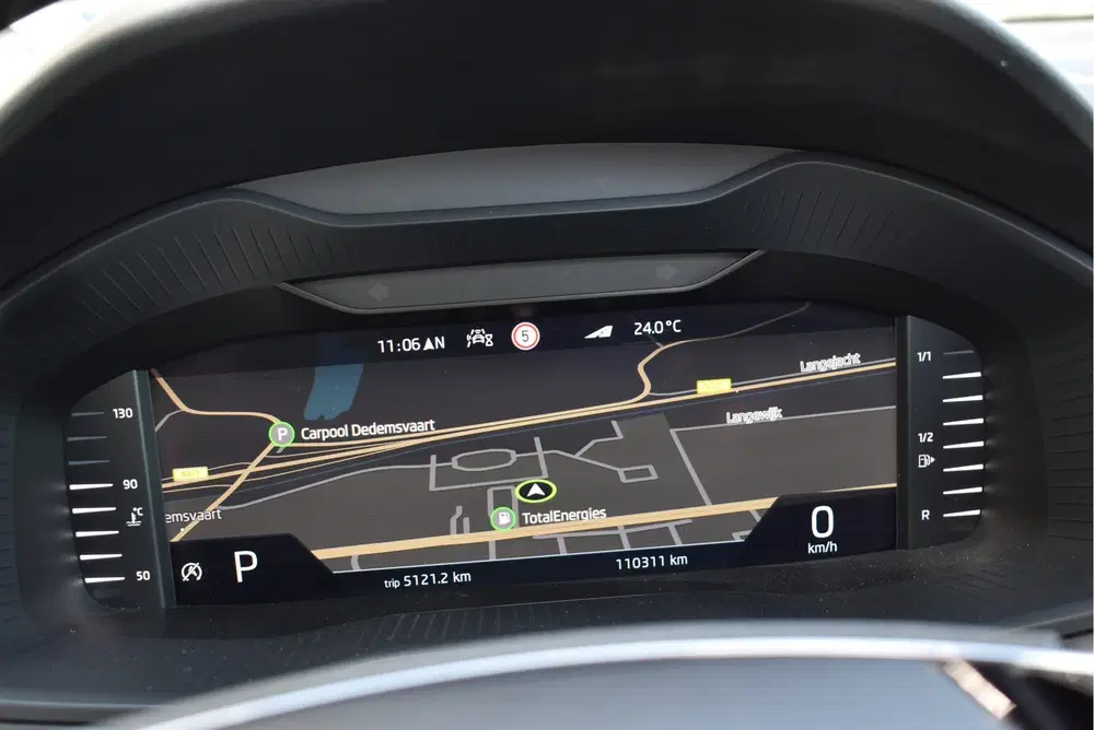 Skoda Karoq 1.5 TSI ACT Sportline Business Panorama uit 2022, foto 12
