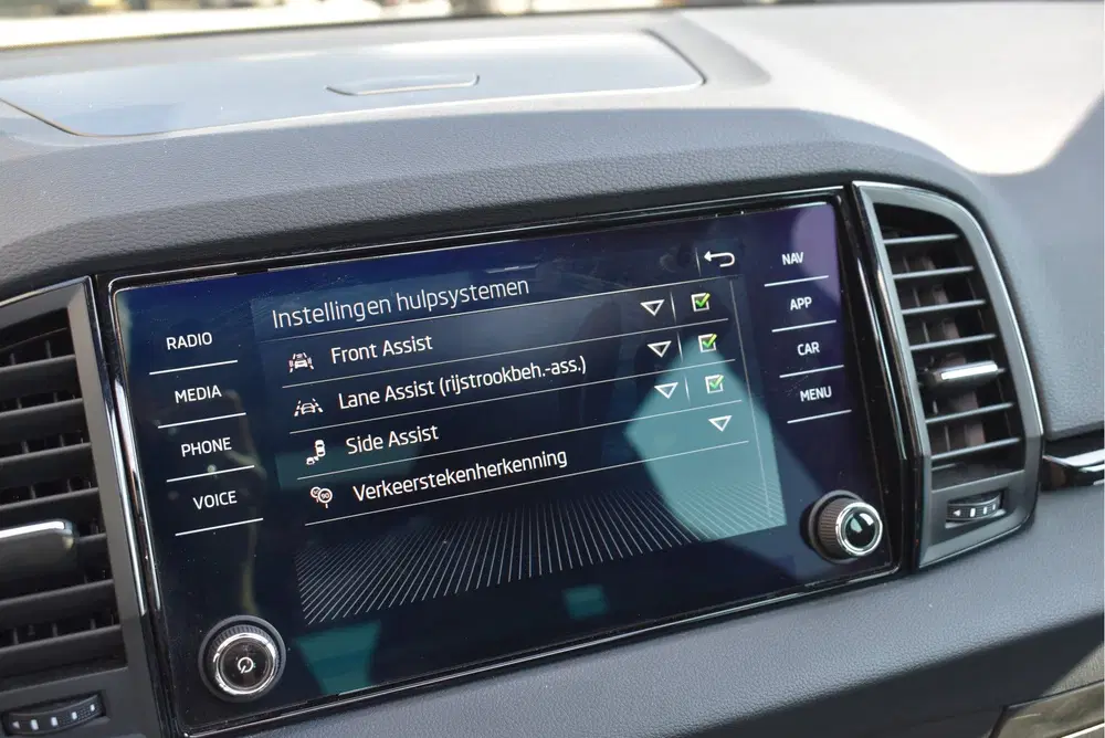 Skoda Karoq 1.5 TSI ACT Sportline Business Panorama uit 2022, foto 18