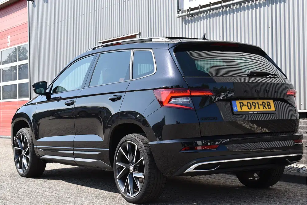 Skoda Karoq 1.5 TSI ACT Sportline Business Panorama uit 2022, foto 2