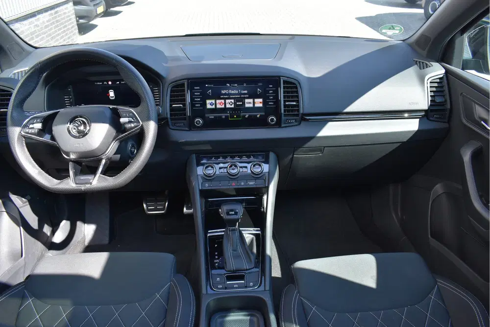 Skoda Karoq 1.5 TSI ACT Sportline Business Panorama uit 2022, foto 3