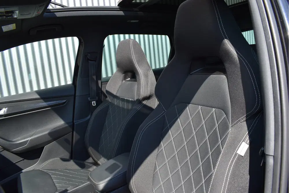 Skoda Karoq 1.5 TSI ACT Sportline Business Panorama uit 2022, foto 8