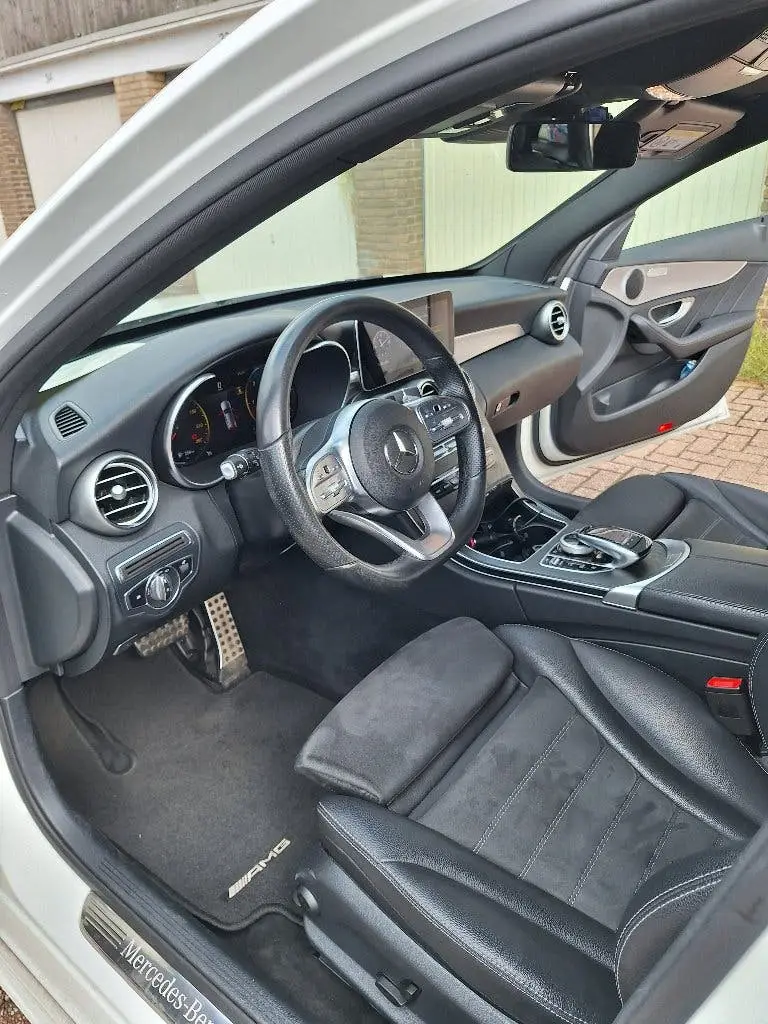 Mercedes-Benz C-Klasse C180d Estate AMG uit 2019, foto 13