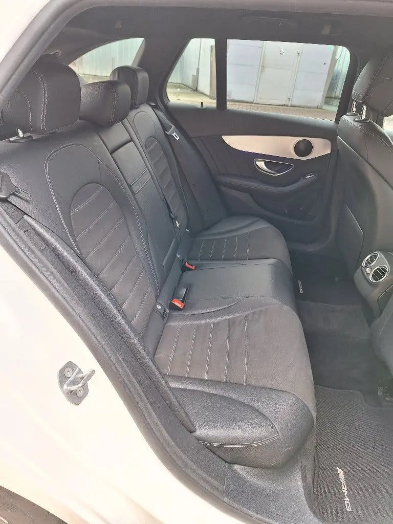 Mercedes-Benz C-Klasse C180d Estate AMG uit 2019, foto 15