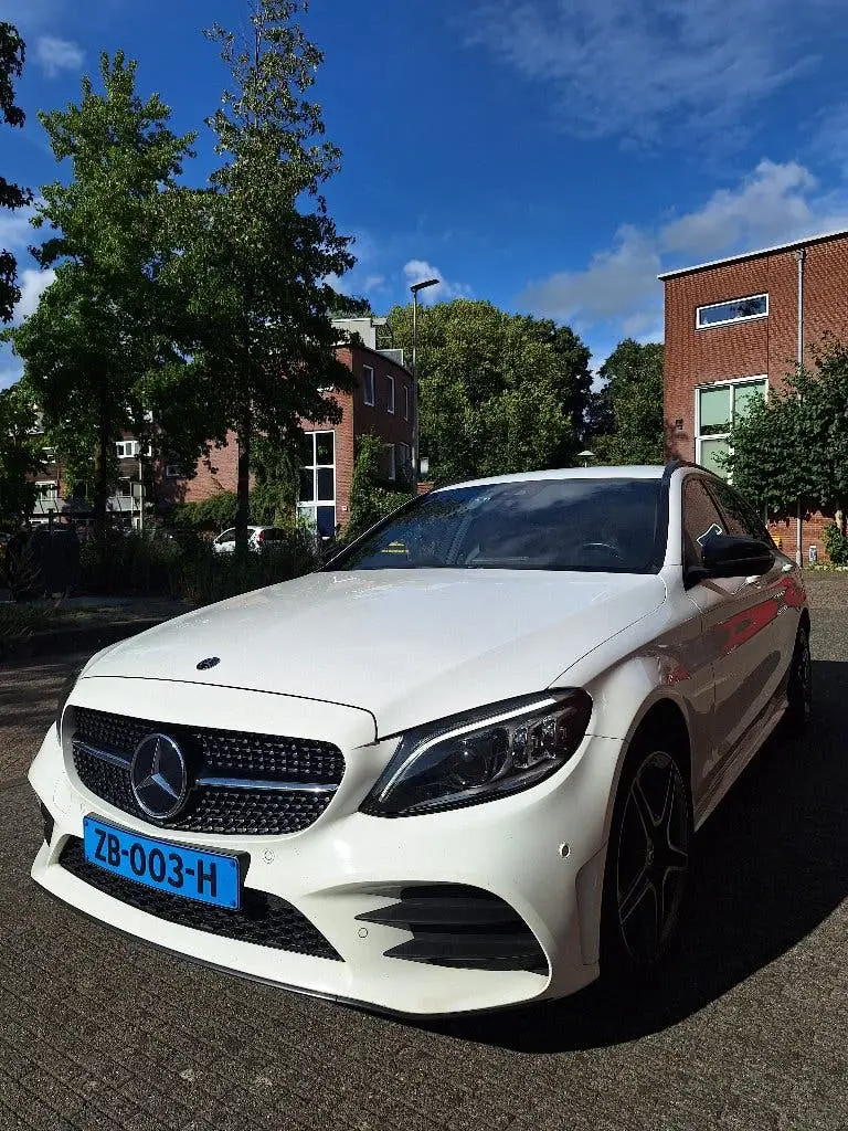 Mercedes-Benz C-Klasse C180d Estate AMG uit 2019, foto 3