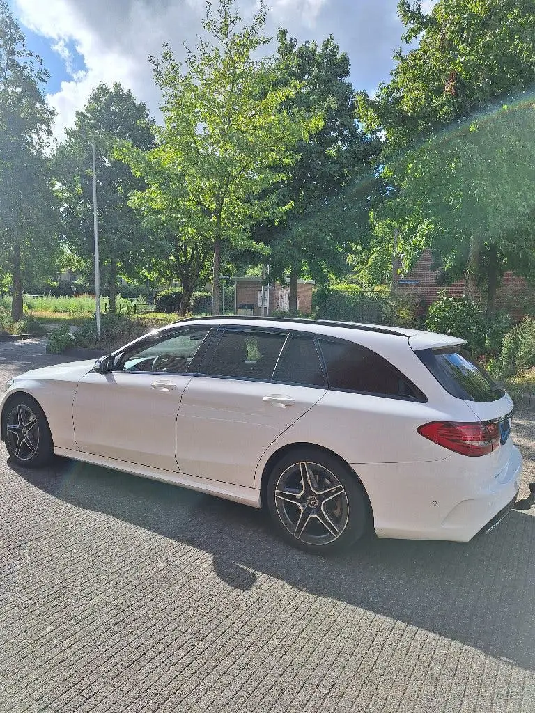 Mercedes-Benz C-Klasse C180d Estate AMG uit 2019, foto 4