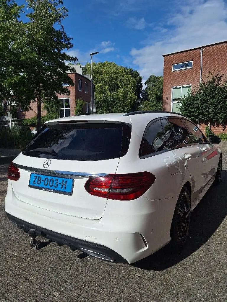 Mercedes-Benz C-Klasse C180d Estate AMG uit 2019, foto 8