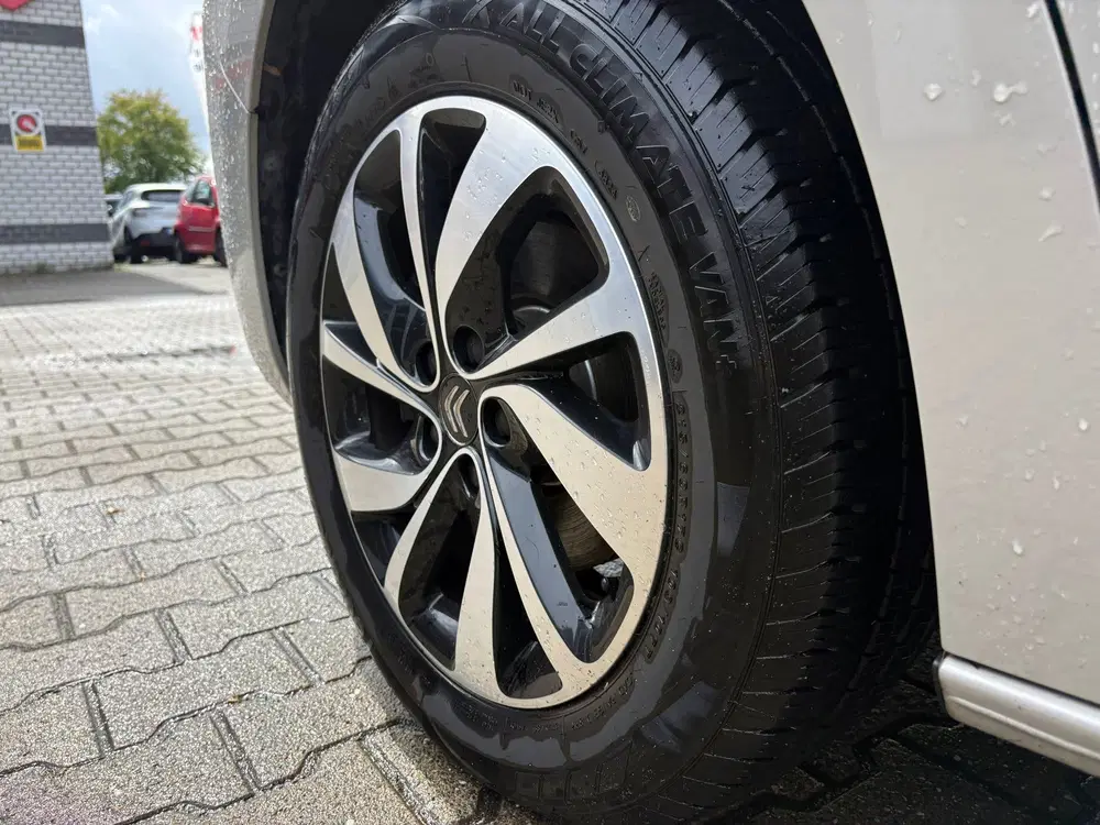 Citroën Jumpy Citroen Jumpy 2.0 BlueHDI 180 XL Driver AU uit 2020, foto 2