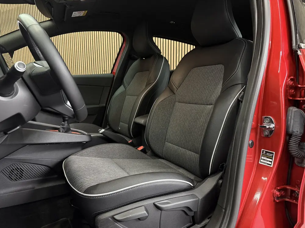 Renault Clio 1.0 TCe 100pk Edition One | Groot Navi | Bose | uit 2019, foto 16