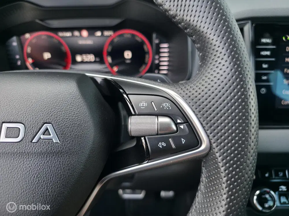 Skoda Karoq 1.5 TSI ACT Sportline uit 2025, foto 16