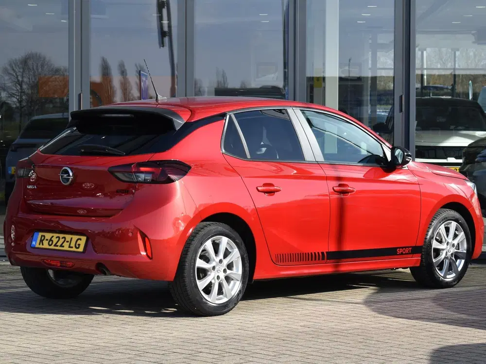 Opel Corsa 1.2 Edition uit 2022, foto 2