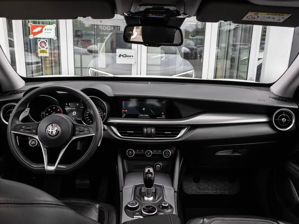 Alfa Romeo Stelvio 2.2d Super | Pano-dak | Lederen bekleding uit 2019, foto 2