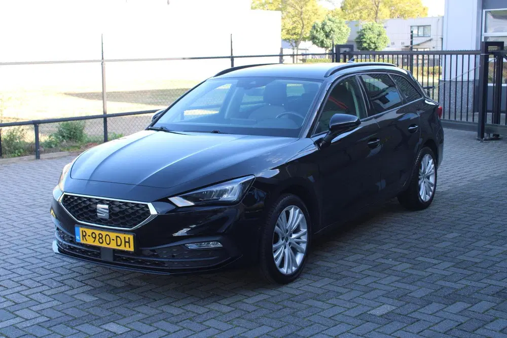 SEAT Leon 1.0 TSI Style Business Intense Led uit 2022, foto 3