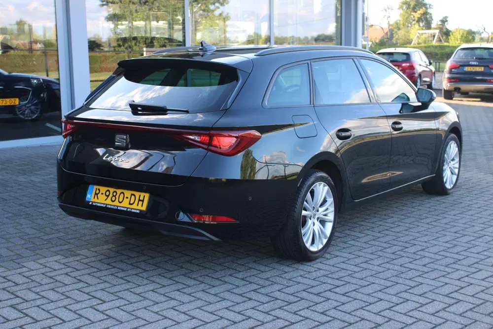 SEAT Leon 1.0 TSI Style Business Intense Led uit 2022, foto 4